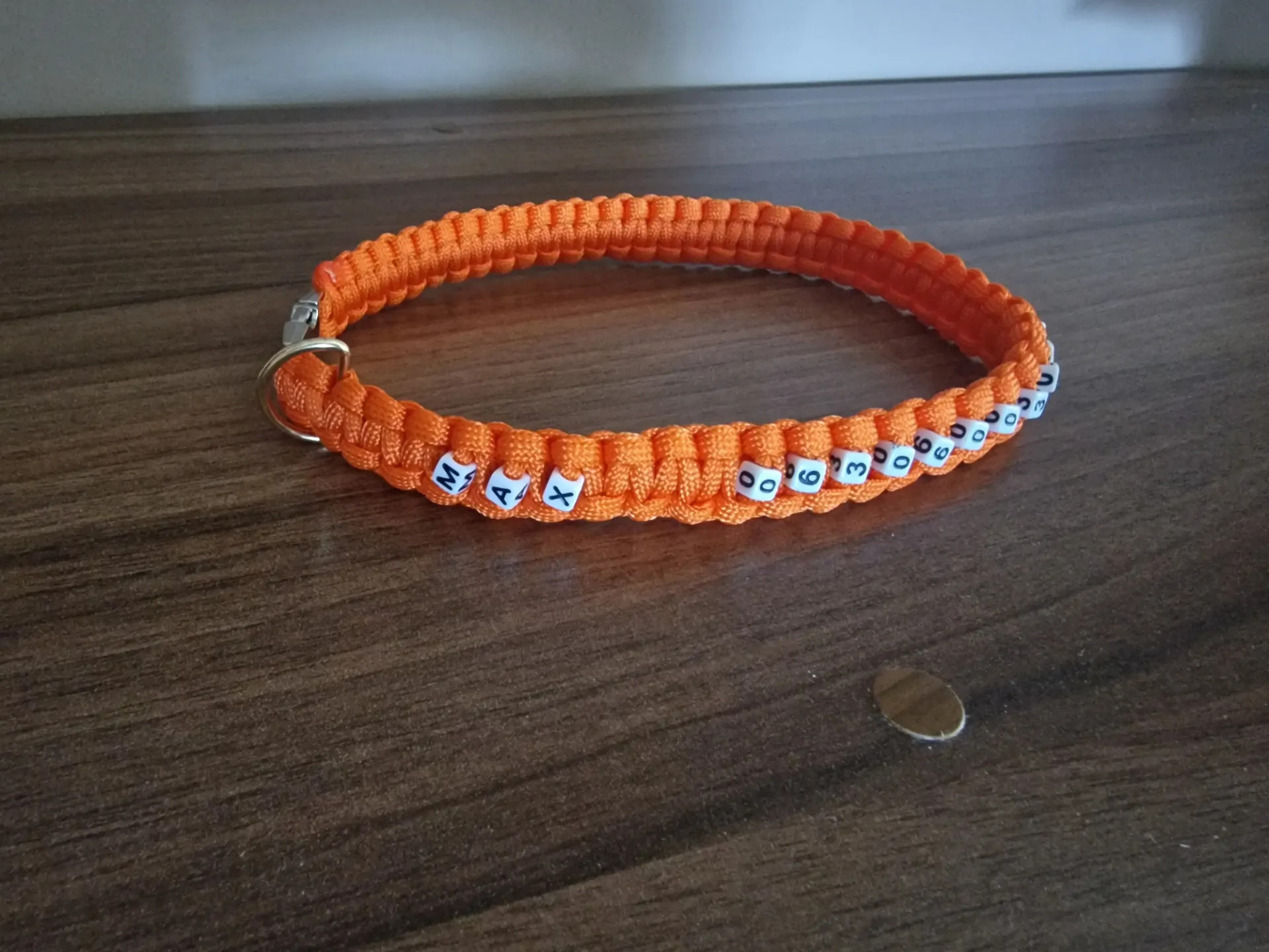Telefonszámos nyakörv